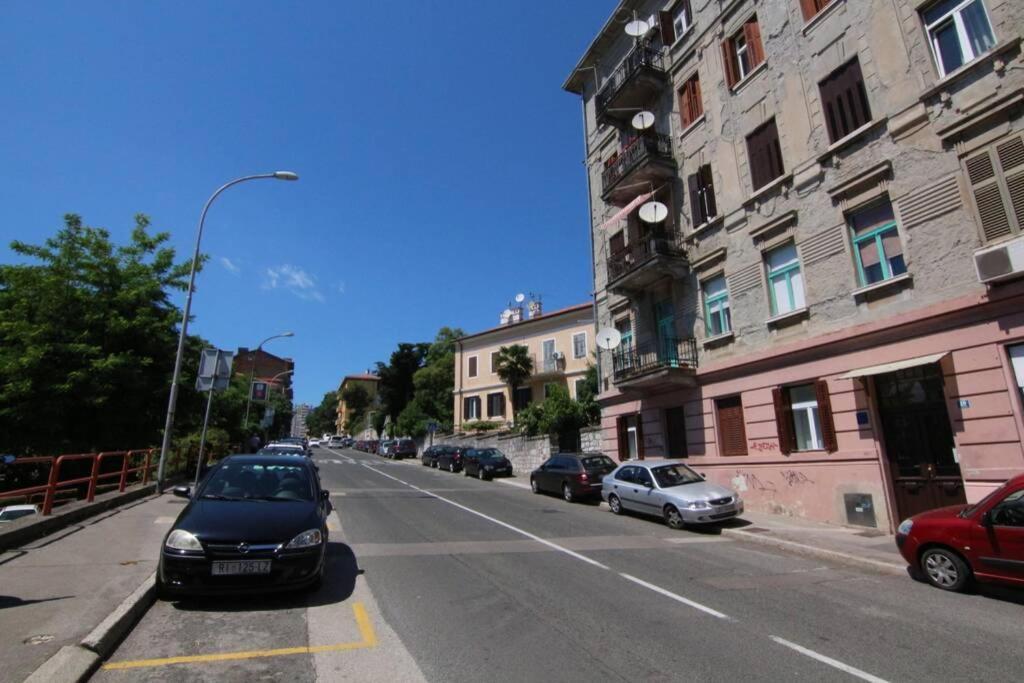 Fast Friend - Cozy Apartment In The Center With Private Garage Rijeka Eksteriør bilde