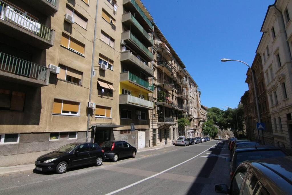 Fast Friend - Cozy Apartment In The Center With Private Garage Rijeka Eksteriør bilde